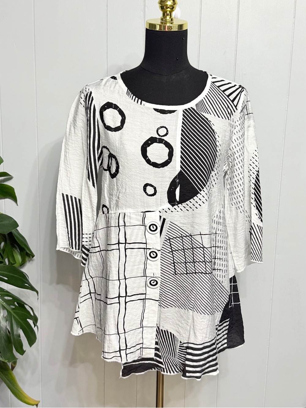 #19) Ali Miles Black & White Graphic Patchwork Tunic